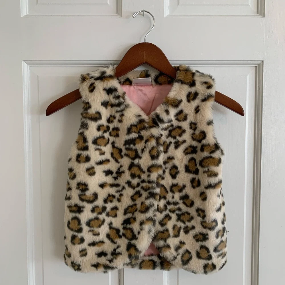 Hanna Andersson | 110/5 (girls) Faux Fur Animal Print Vest